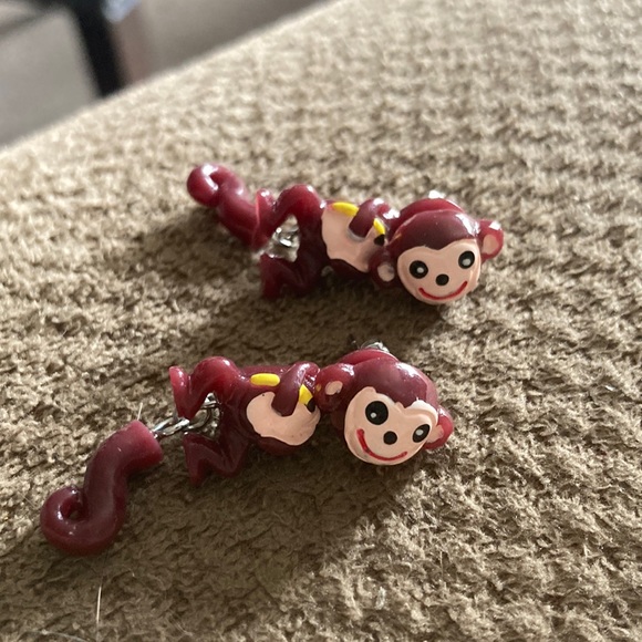 Brown monkey 🙈 with banana 🍌 dangling earrings - Picture 1 of 3